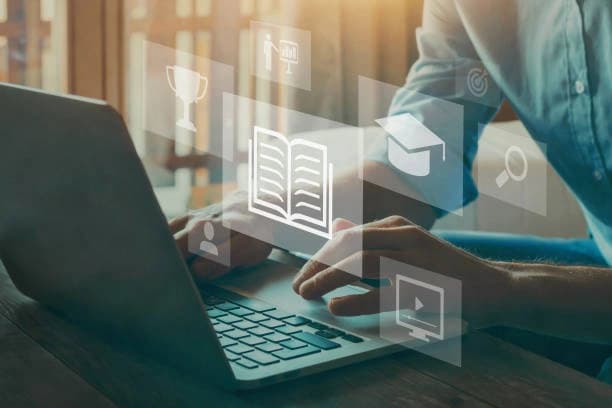 Learning online with a laptop