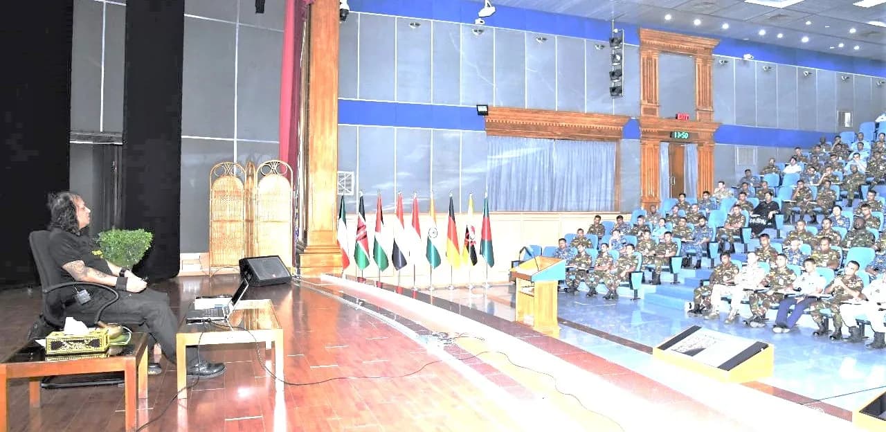 Vajramunee addressing a military audience