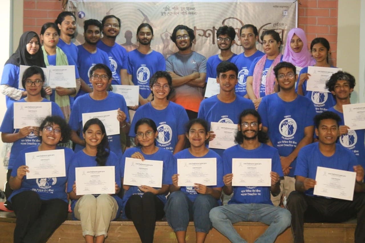 Certified Vajrapran graduates with their certificates